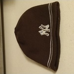 NY Yankees winter hat